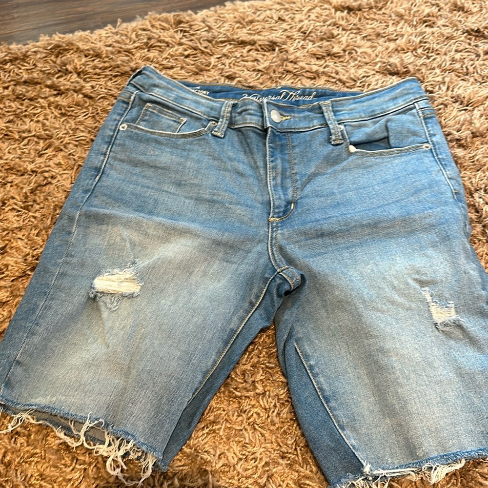 Universal Thread Cut Off Mom Shorts - Picture 1 of 3